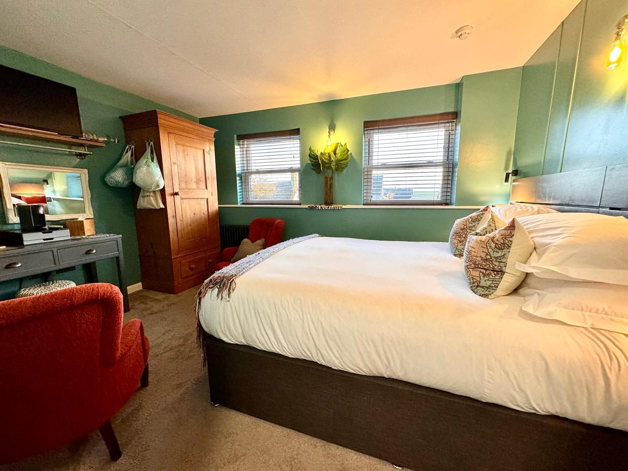 לינה וארוחת בוקר סלקומב Brightham House - Exclusively For Adults מראה חיצוני תמונה