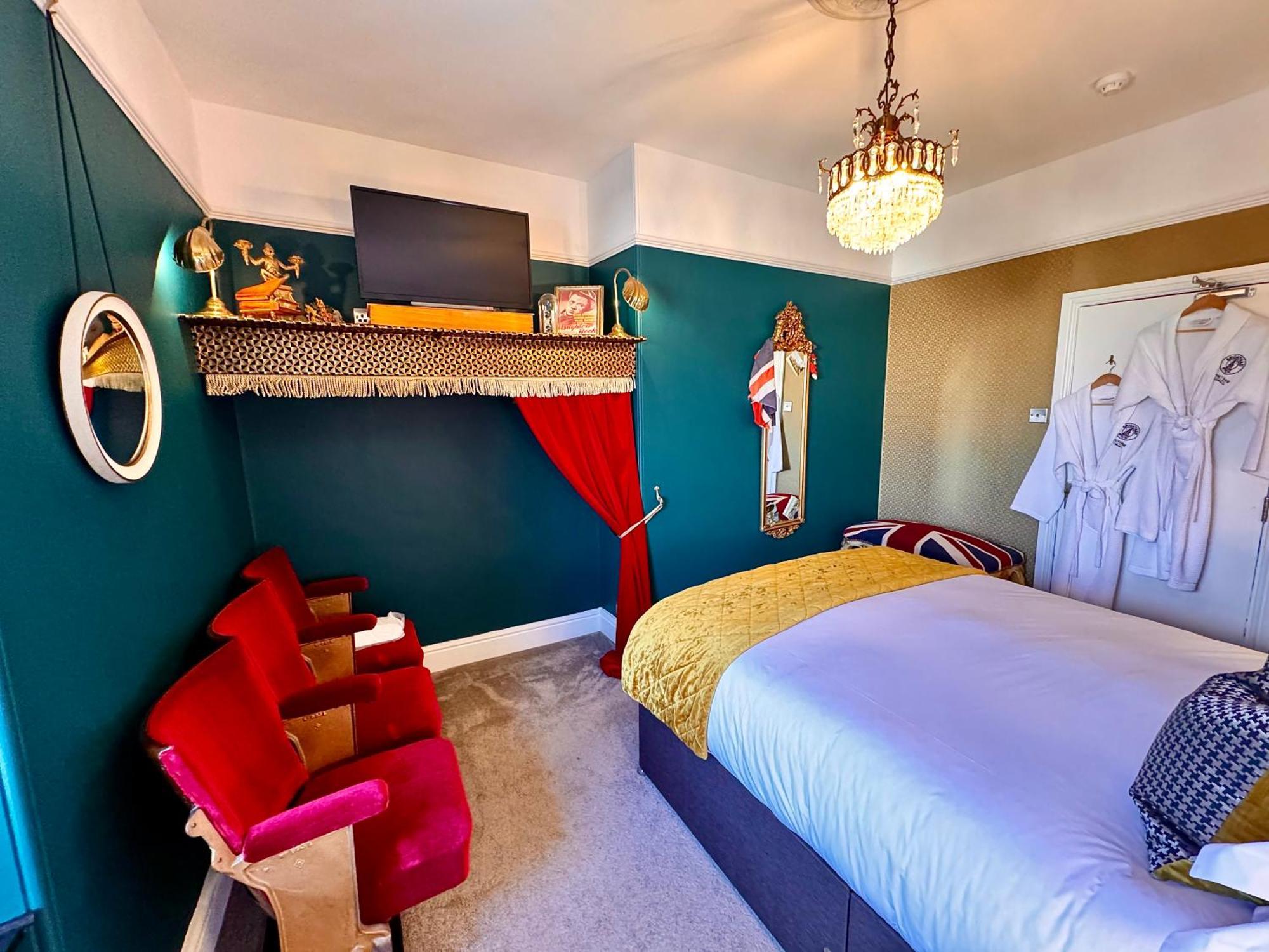 לינה וארוחת בוקר סלקומב Brightham House - Exclusively For Adults מראה חיצוני תמונה