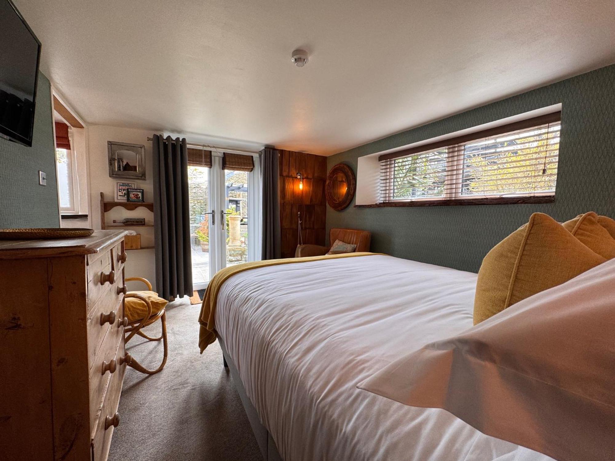 לינה וארוחת בוקר סלקומב Brightham House - Exclusively For Adults מראה חיצוני תמונה